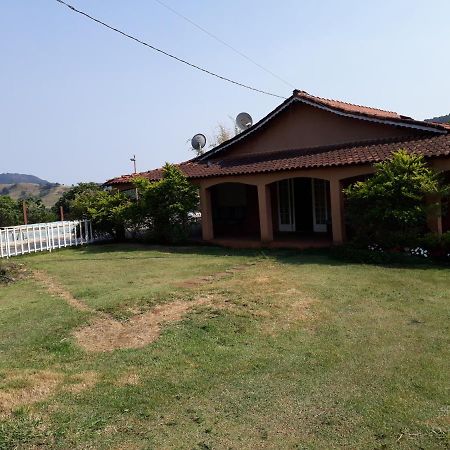 Villa Sitio Lirio Do Vale- Munhoz, Mg Exterior foto